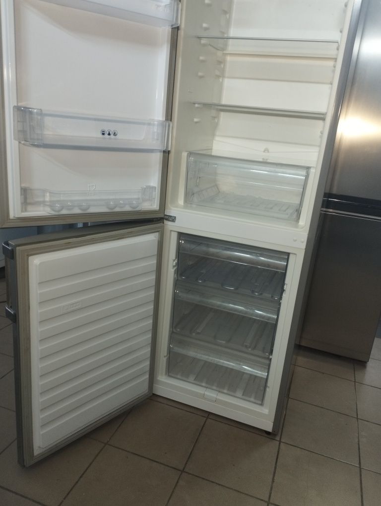 Холодильник з морозилкою Whirlpool