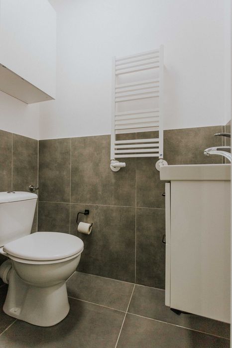 Blisko Rynku i uczelni | osobne WC + łazienka z WC | duże pokoje.