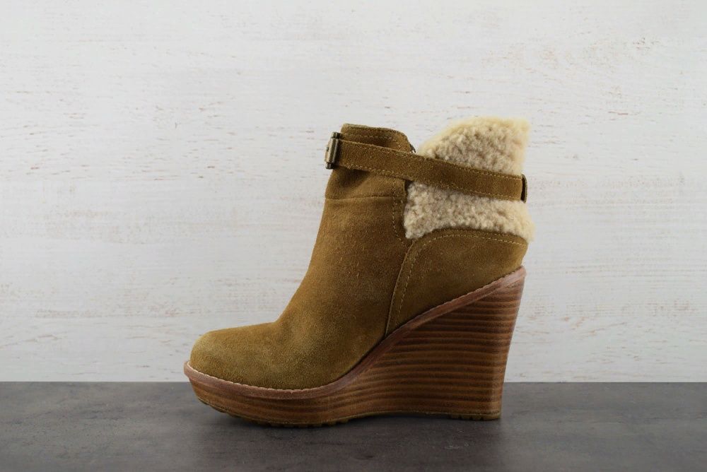 Ботинки UGG Anais. Замша. Размер 37