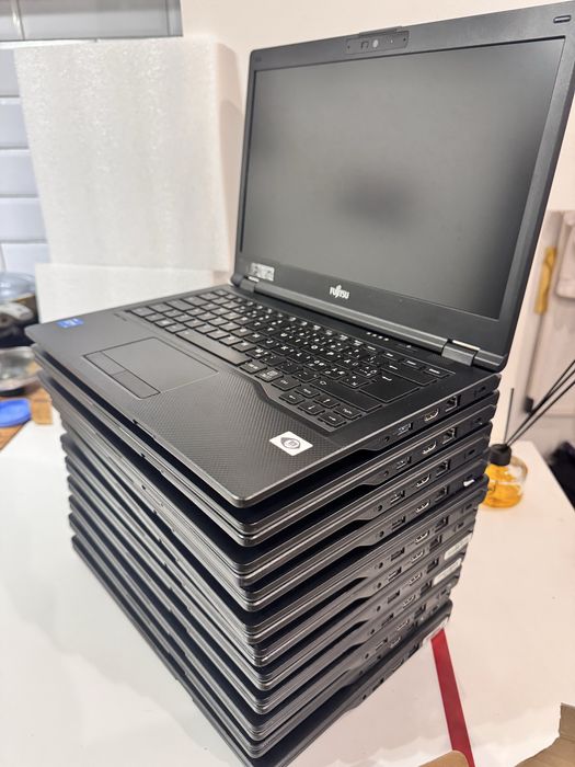 Fujitsu E5411 | 14” FHD | i5-1145G7 | 8GB | 512GB SSD