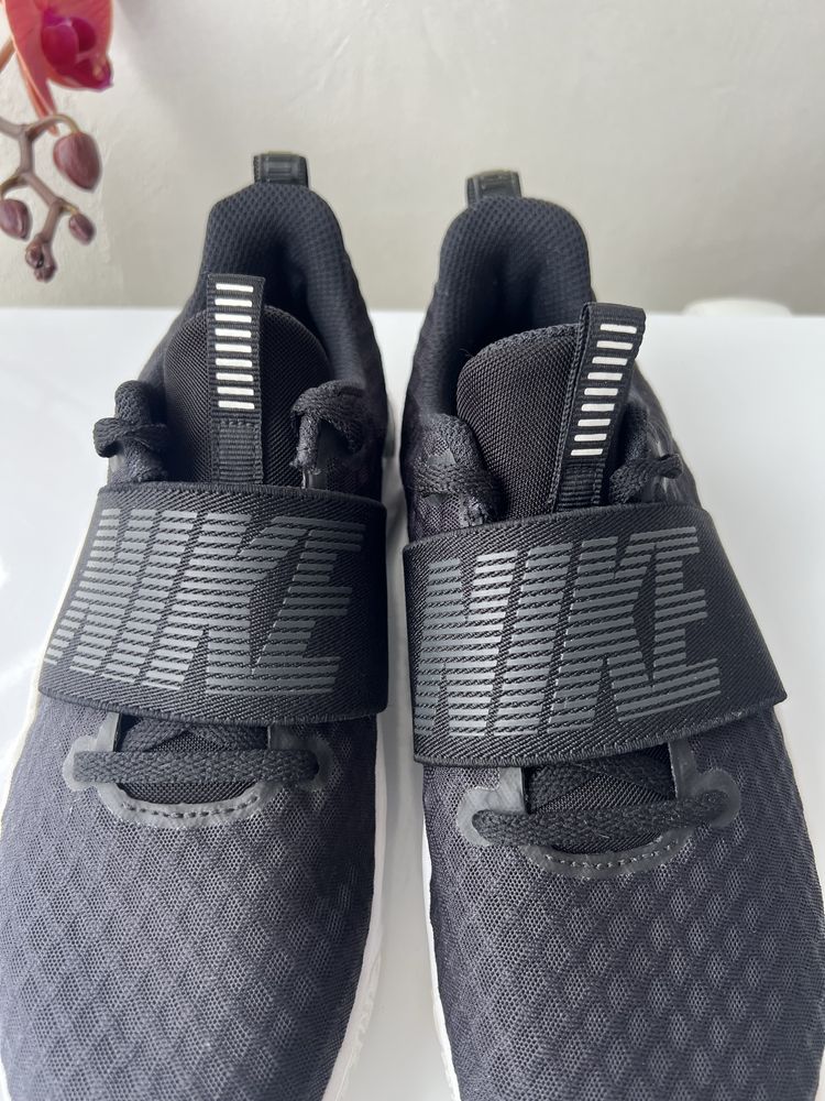 Кросівки NIKE