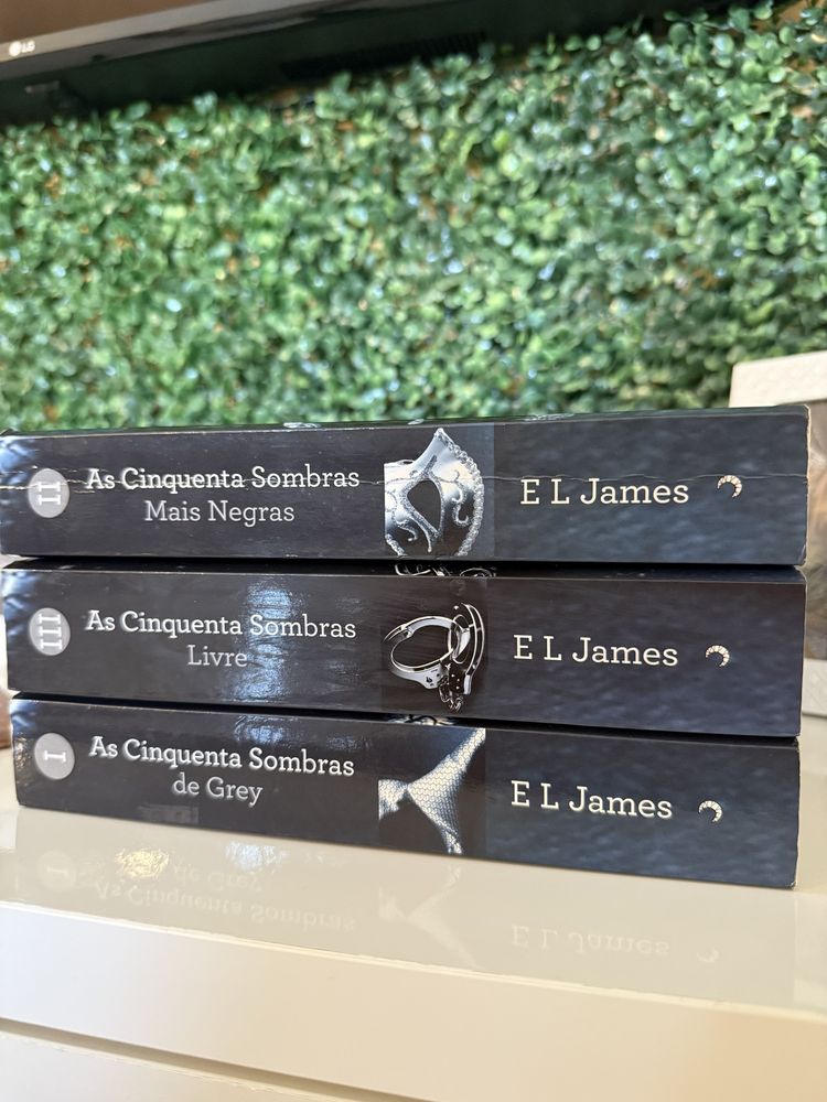 Coleção As Cinquenta Sombras de Grey E. L. James