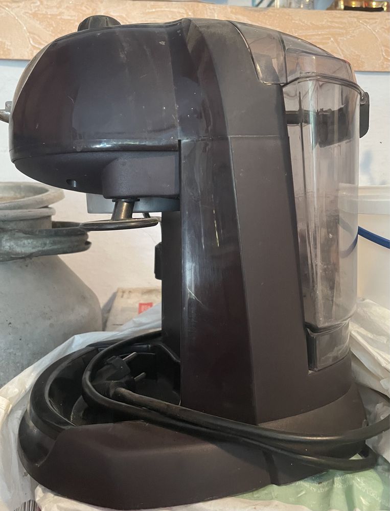 Кавомашина, кофе машина DeLonghi