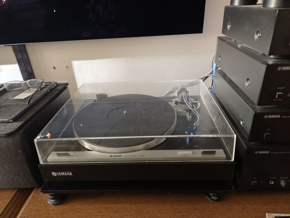 Gramofon Yamaha YP-B2B