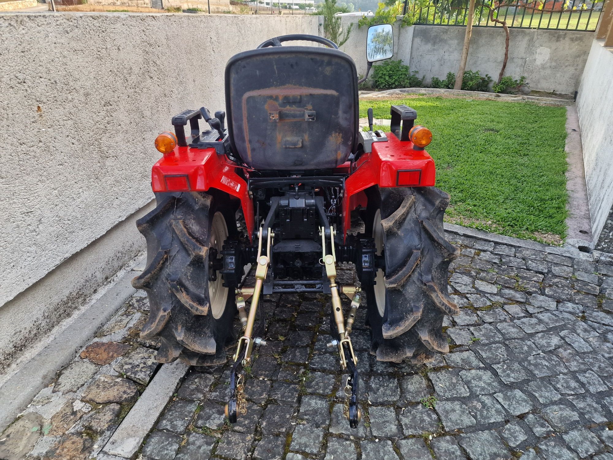 Mini Trator todo em muito bom estado