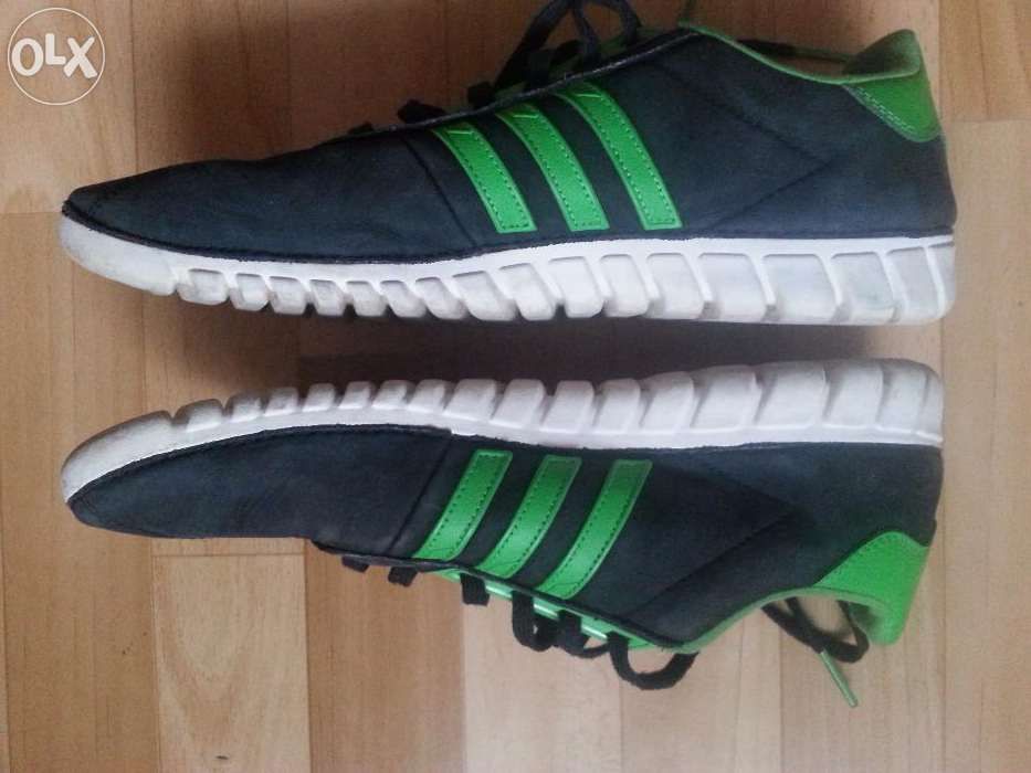 Super buty adidas rozmiar 44 2/3 długość wkłądki 28,5cm ZAPRASZAM !