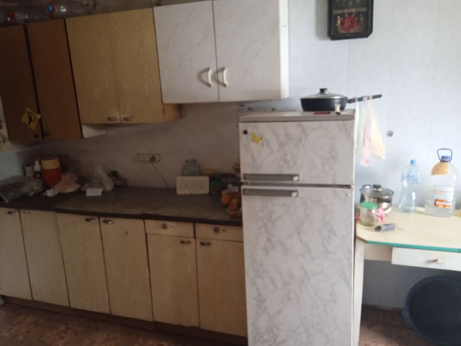 Мебель комплектом и на выбор.