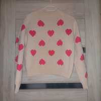 Damski beżowy sweterek w serca S/M