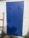 Porta de ferro azul