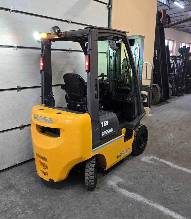 Навантажувач вилковий дизельний Nissan 1.8 тонн триплекс на 4,75 метра