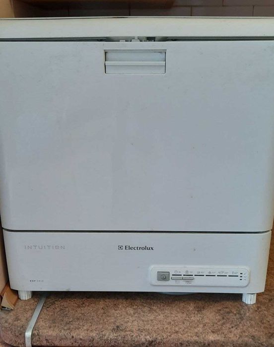 Настольна посудомийна машина Elektrolux
