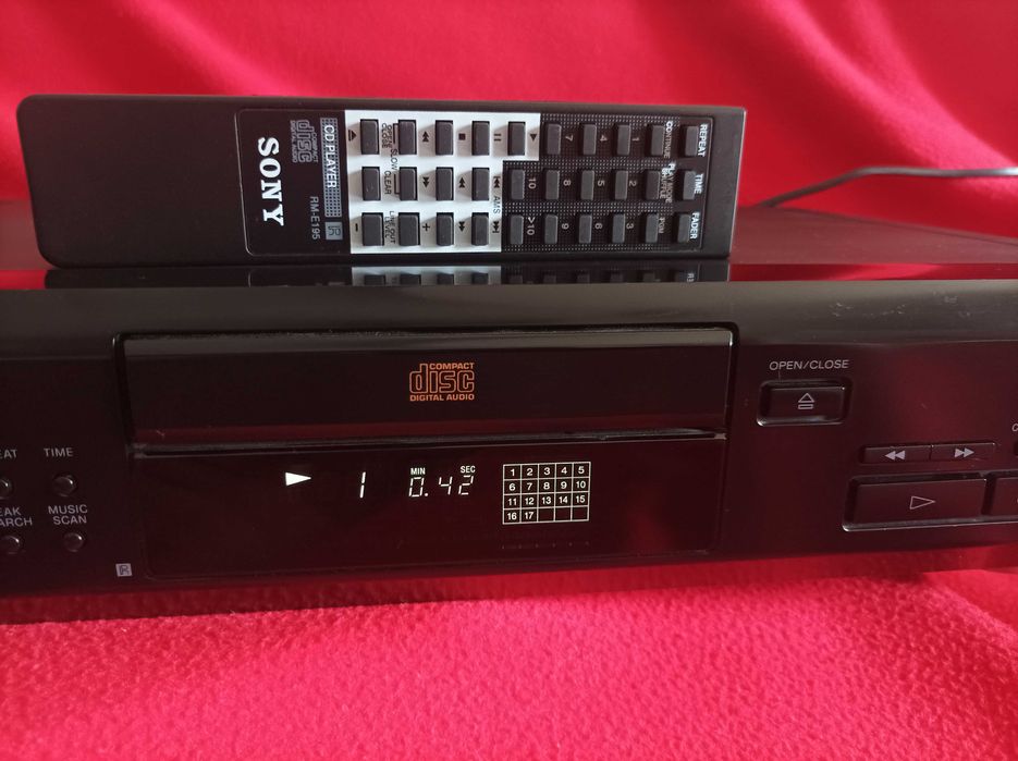 Sony CDP-XE500 -  Compact Disc Player - Com Controlo Remoto - Vintage
