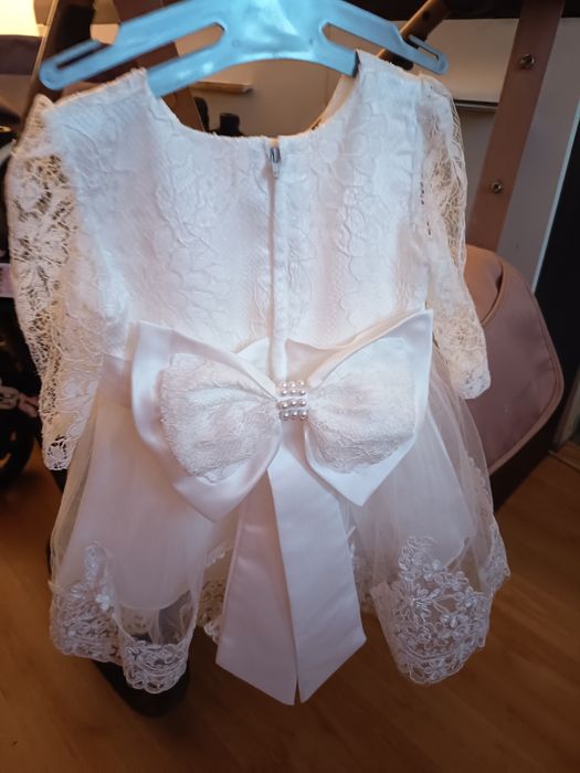 Sprzedam sukienkę na chrzciny