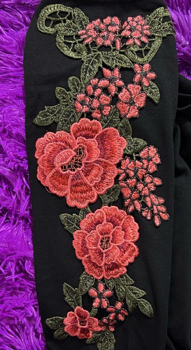 Кофта в стилі вишиванки