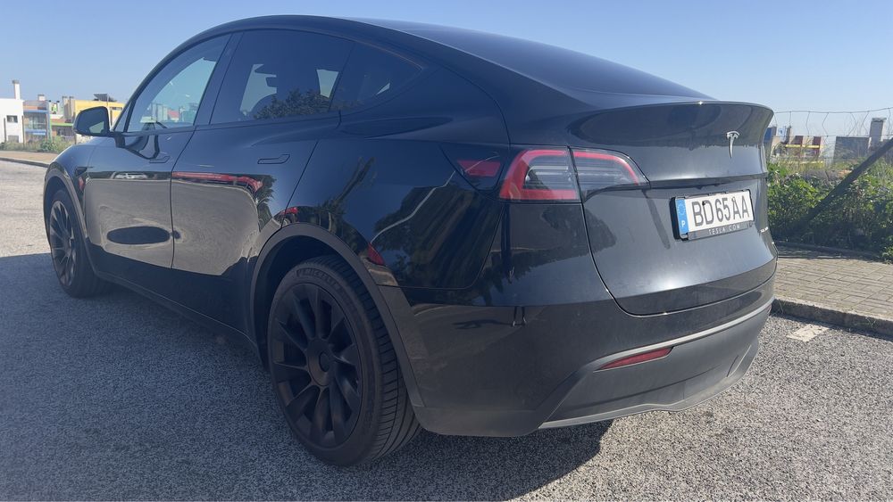 Tesla Model Y Long Range motor duplo tração integral