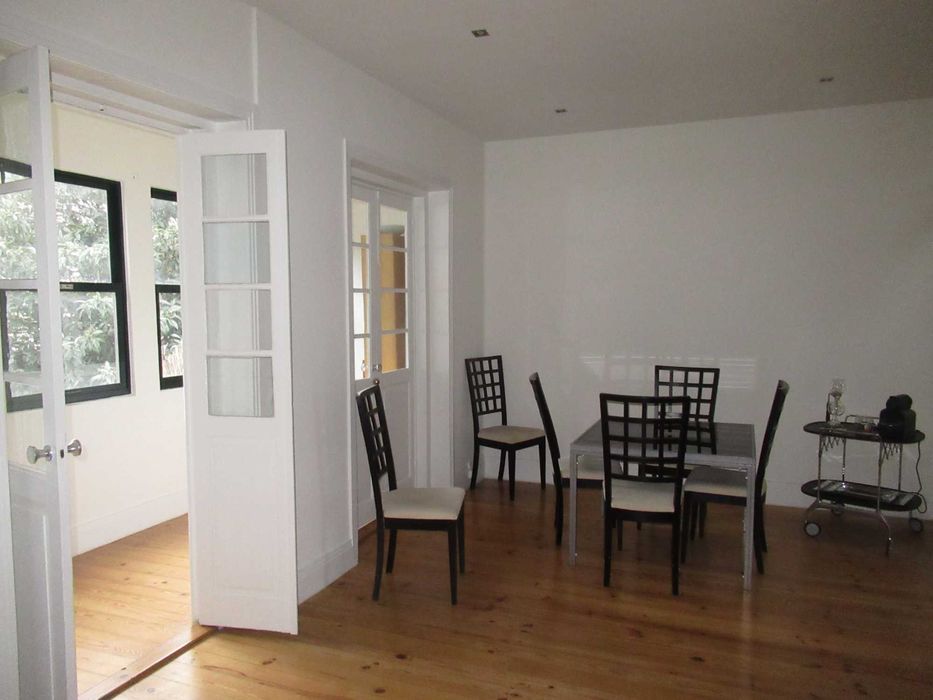 Arrenda-se moradia t2 com quintal