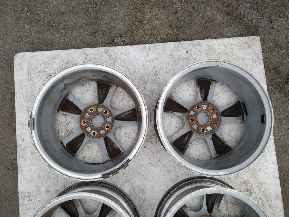 Диски Acura R17 5*114.3 7J ET40 d64.1