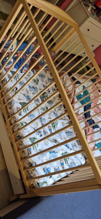 Łóżeczko z funkcją bujania