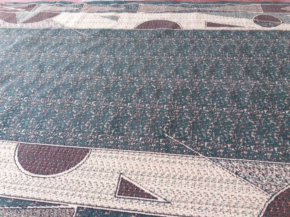 Ковер на пол в идеальном состоянии