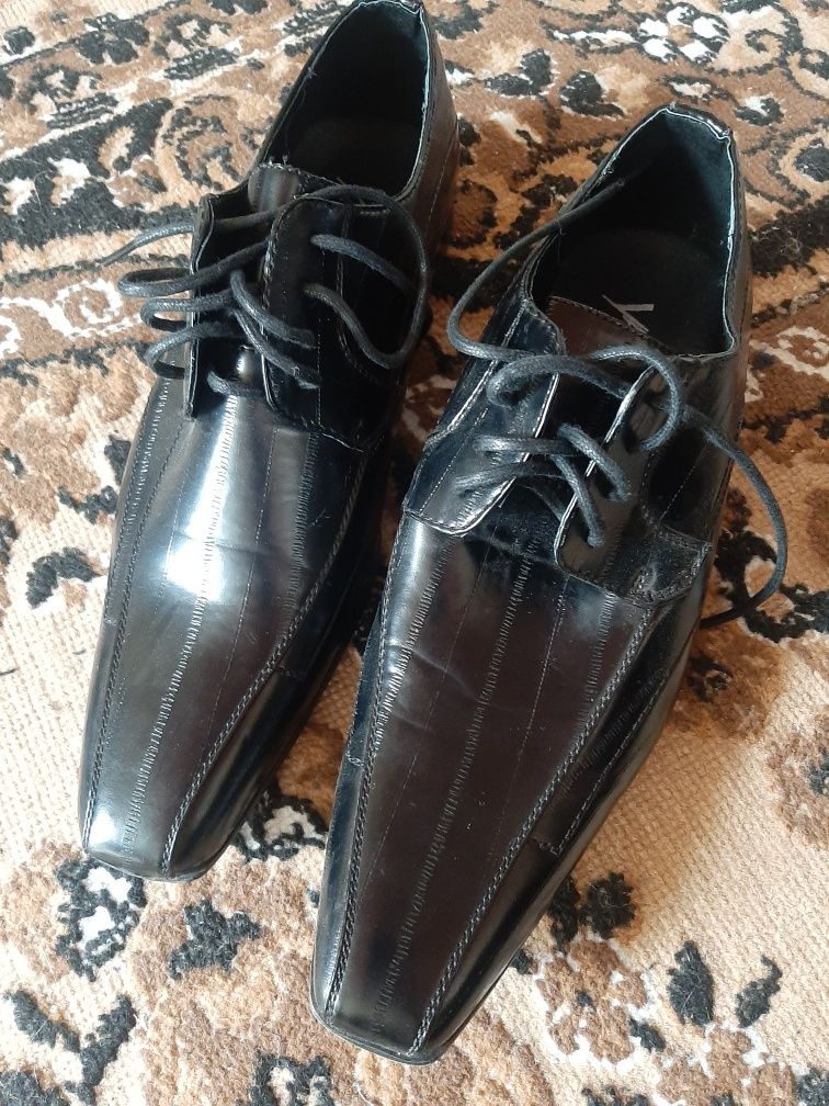 Продам чоловічі туфлі Yatsura 46 розмір