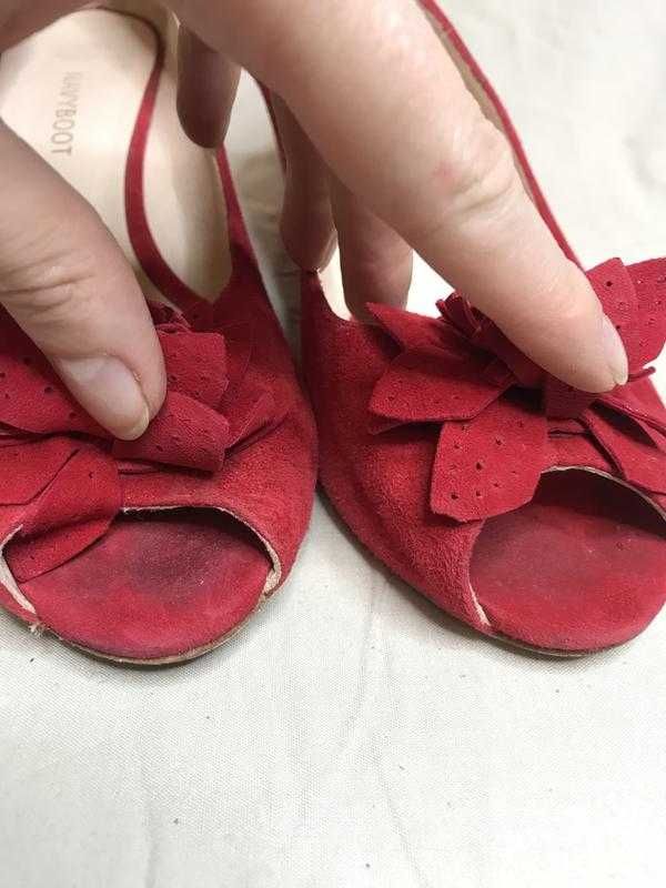 червоні замшеві літні туфлі