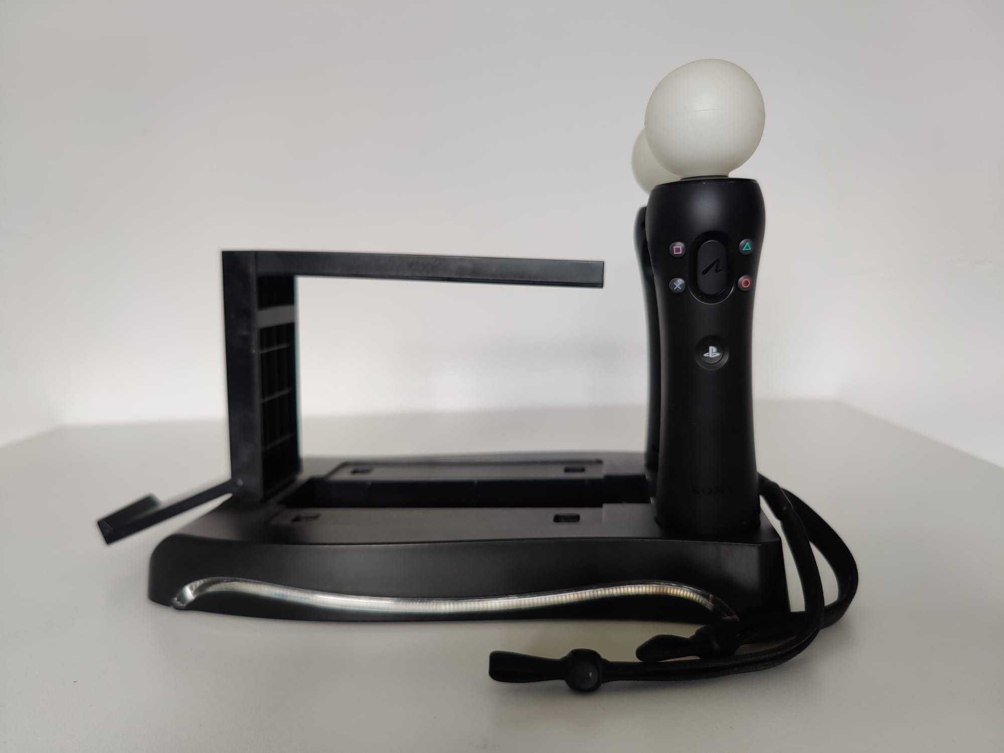 GOGLE PLAYSTATION VR KOMPLET w wersji pod PS5 i PS4 z trzema grami.