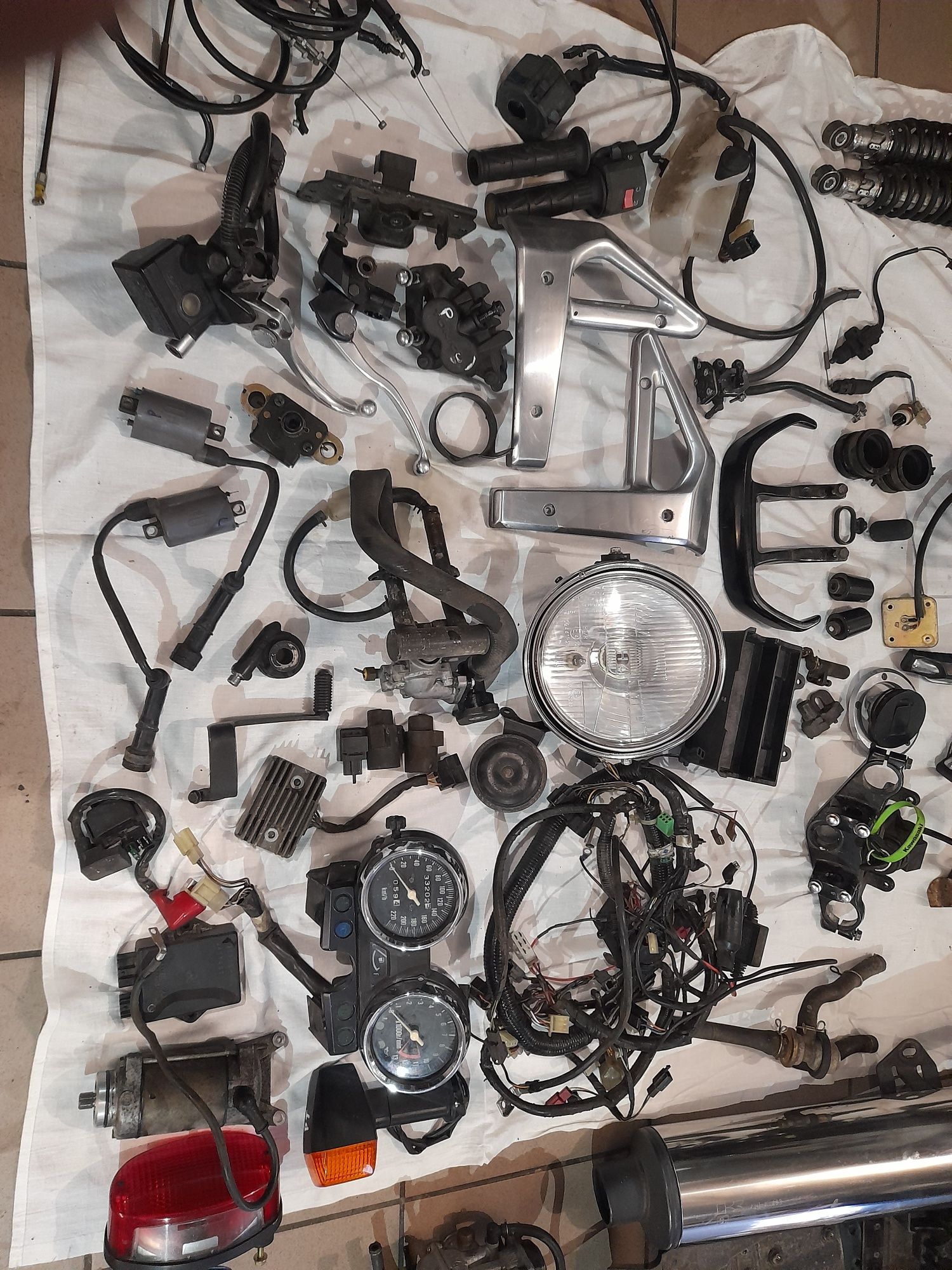 Kawasaki ER5 części er-5 EX lampa owiewka nóżka  gaźniki zegary  koła