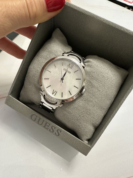 Годинник жіночий Guess