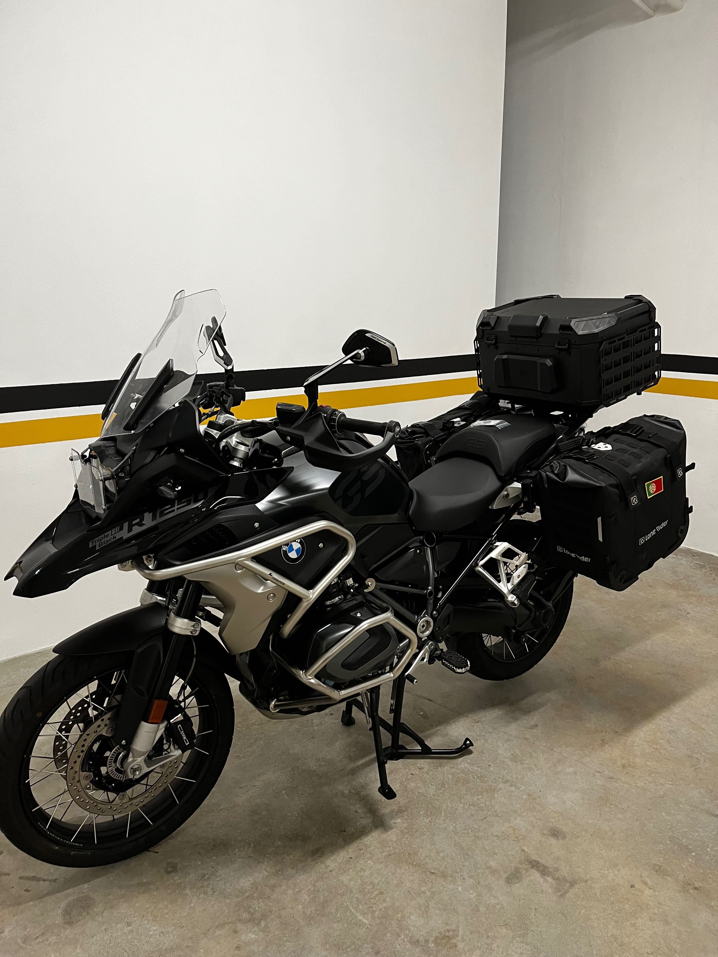 R1250GS Triple Black Semi Nova!