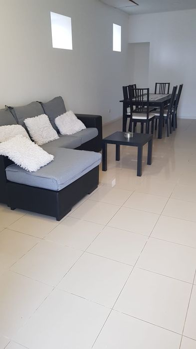 Alugo moradia T2 mobilado