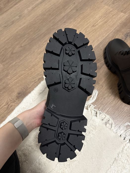 Жіночі зимові ботинки