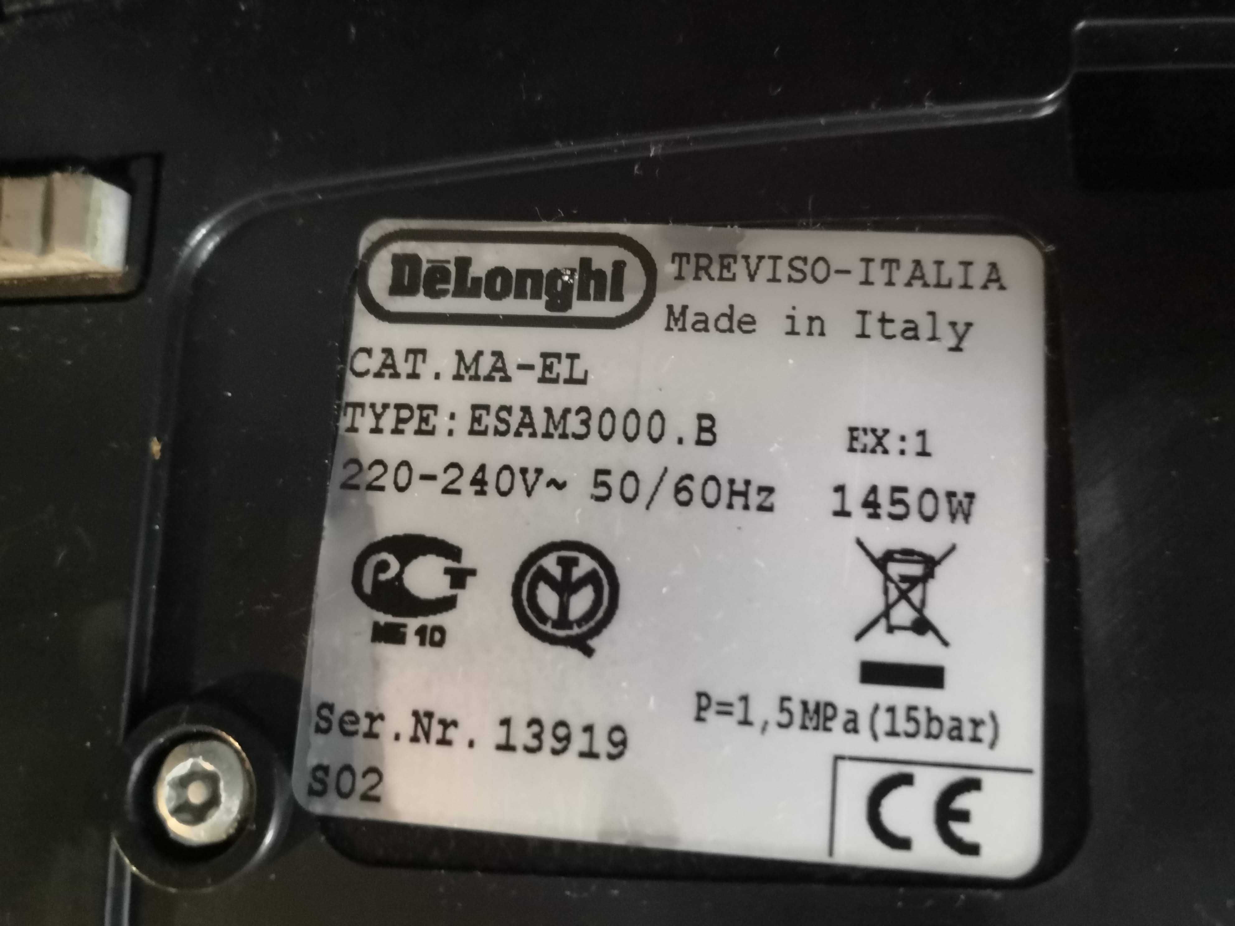 Ekspres ciśnieniowy DeLonghi Magnifica ESAM 3000B niesprawny