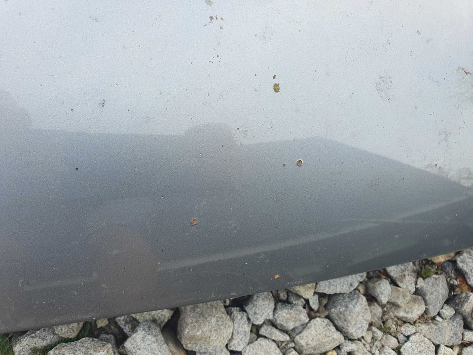 Audi A4 B7 maska przednia kolor srebrny LY7G 17 AL