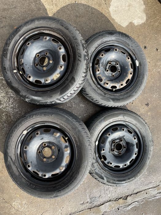 Зимова резина 165/70 R14 з дисками 5-100