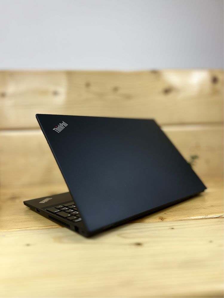 2022 рік/Lenovo ThinkPad T15 Gen 2/i7-1185G7/16GB+512GB/15.6"FHD IPS