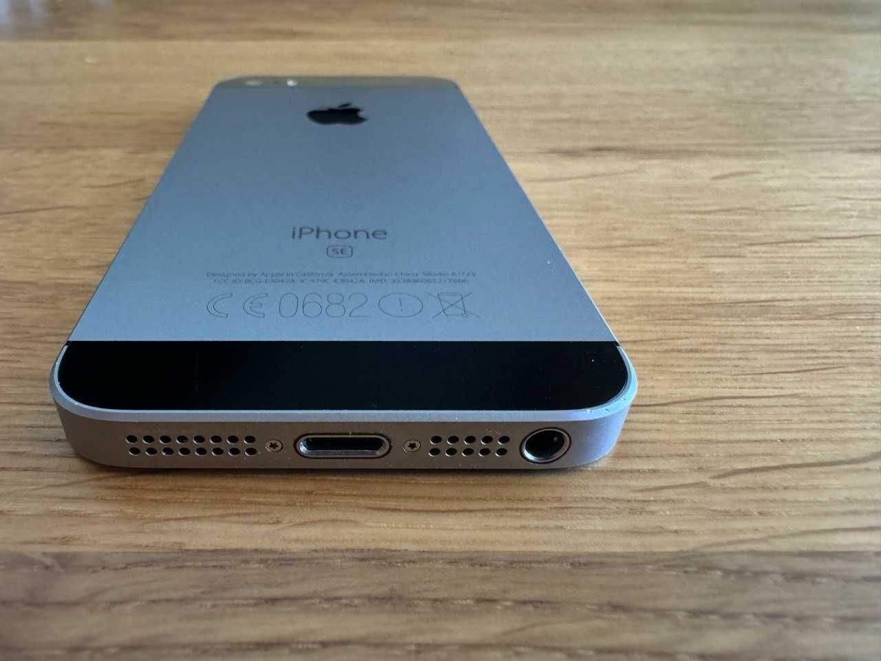 Iphone SE, 128GB, stan kolekcjonerski, 93% baterii, 1 generacja