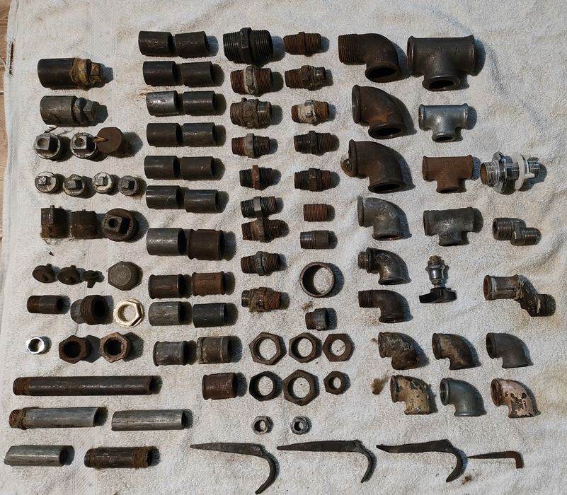 Nyple, Korki, kolanka trójniki stalowe