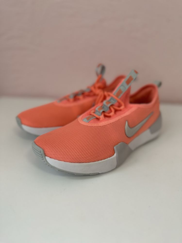 Кросівки  Nike 35 розмір