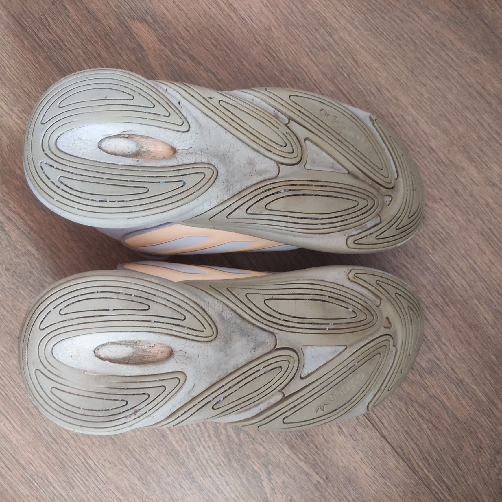 Adidas ozelia оригінал