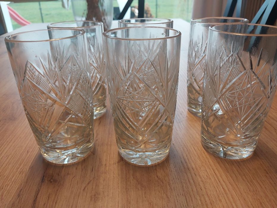 Kryształowe kieliszki do szampana oraz literatki / szklanki