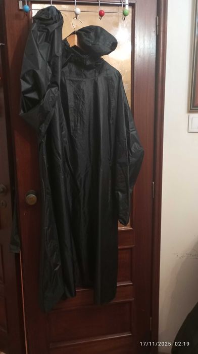 Roupa da chuva e caminhada Blusão capa comprida  calças da chuva .