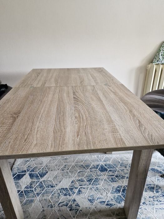 Stół rozkladany do salonu