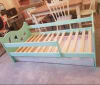 Łóżko dziecięce z drewna