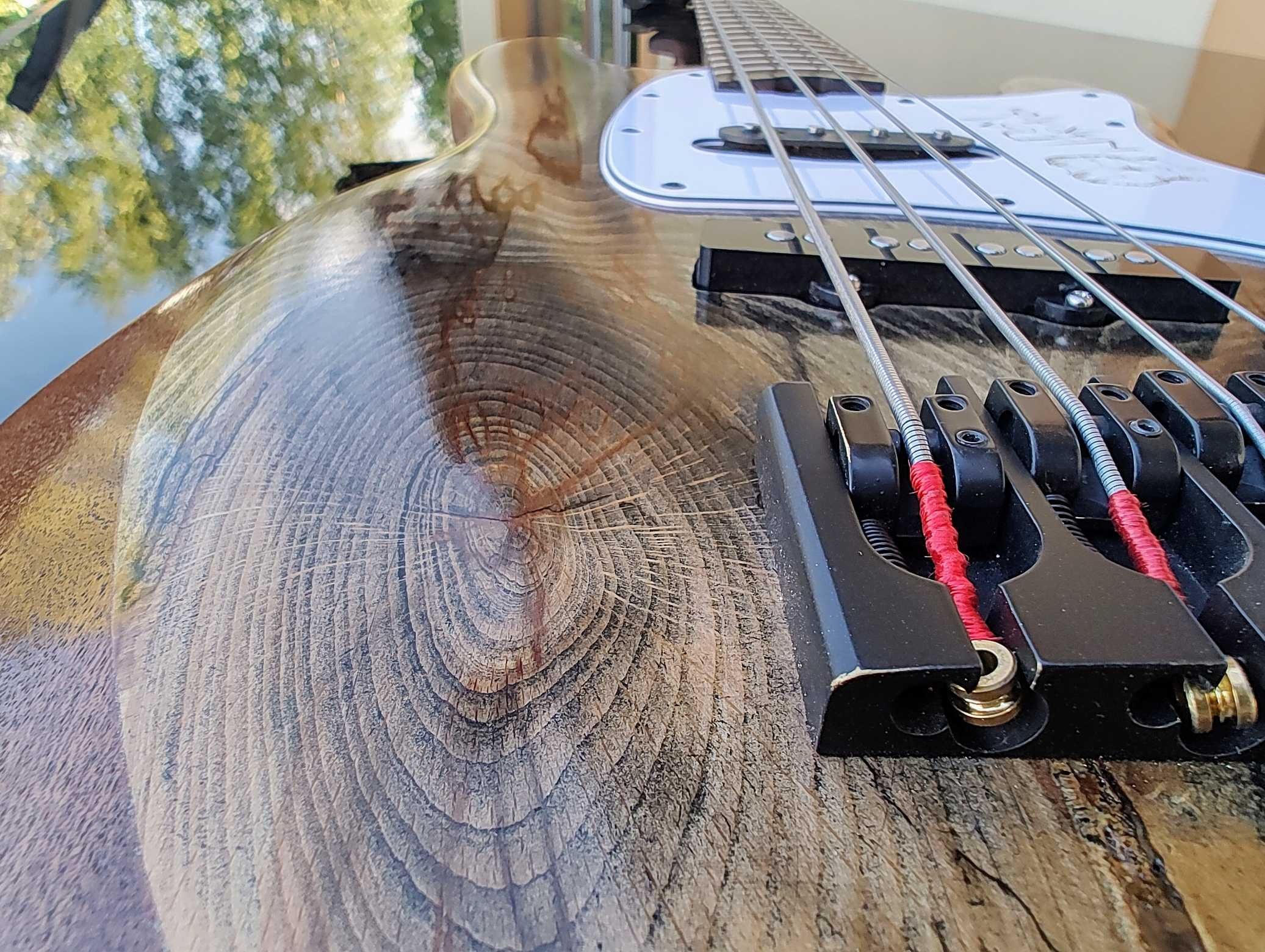 Bass FUTER Custom Precision 51