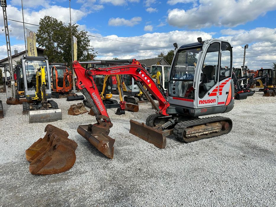 Minikoparka Wacker Neuson 2503 z 2008 roku waga 2600kg koparka 1 WŁ