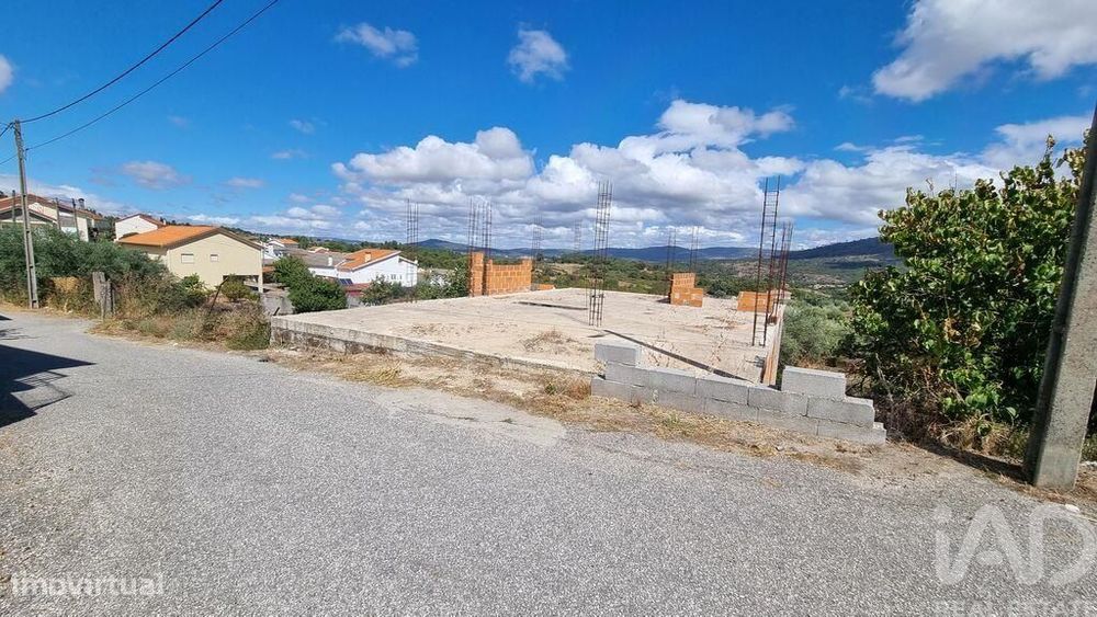 Terreno para construção em Vale de Azares de 215,00 m2