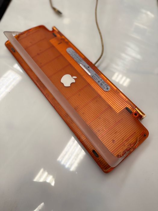 Teclado Apple orange