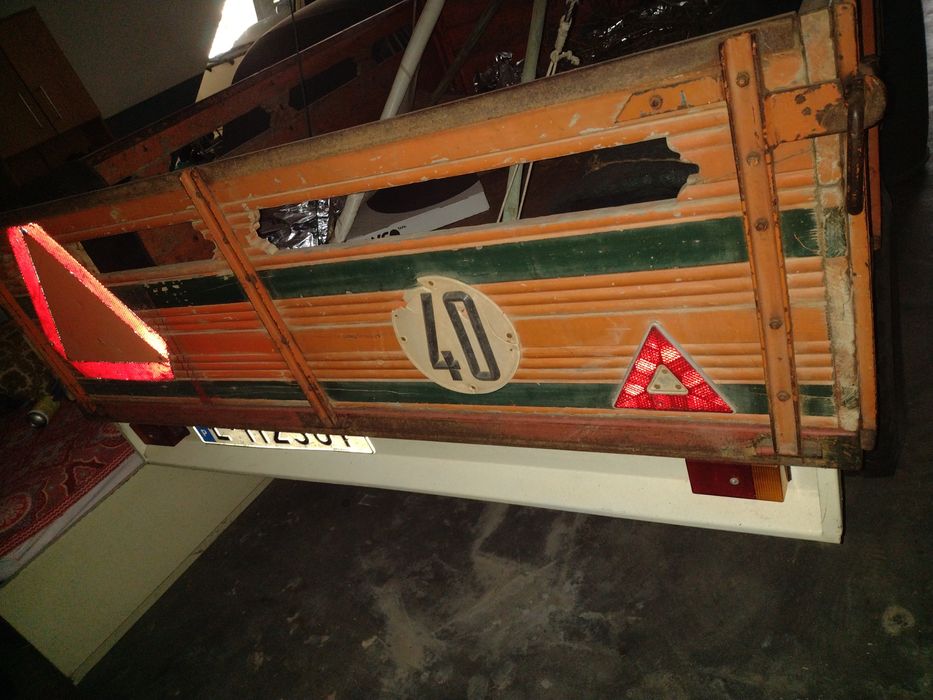 Reboque adaptado para trator de 4 rodas