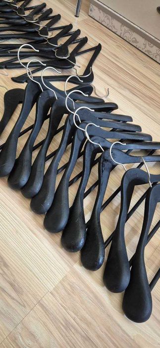 Плічка вішак Vivendi для верхнього одягу чорний матовий 43 см вешалка