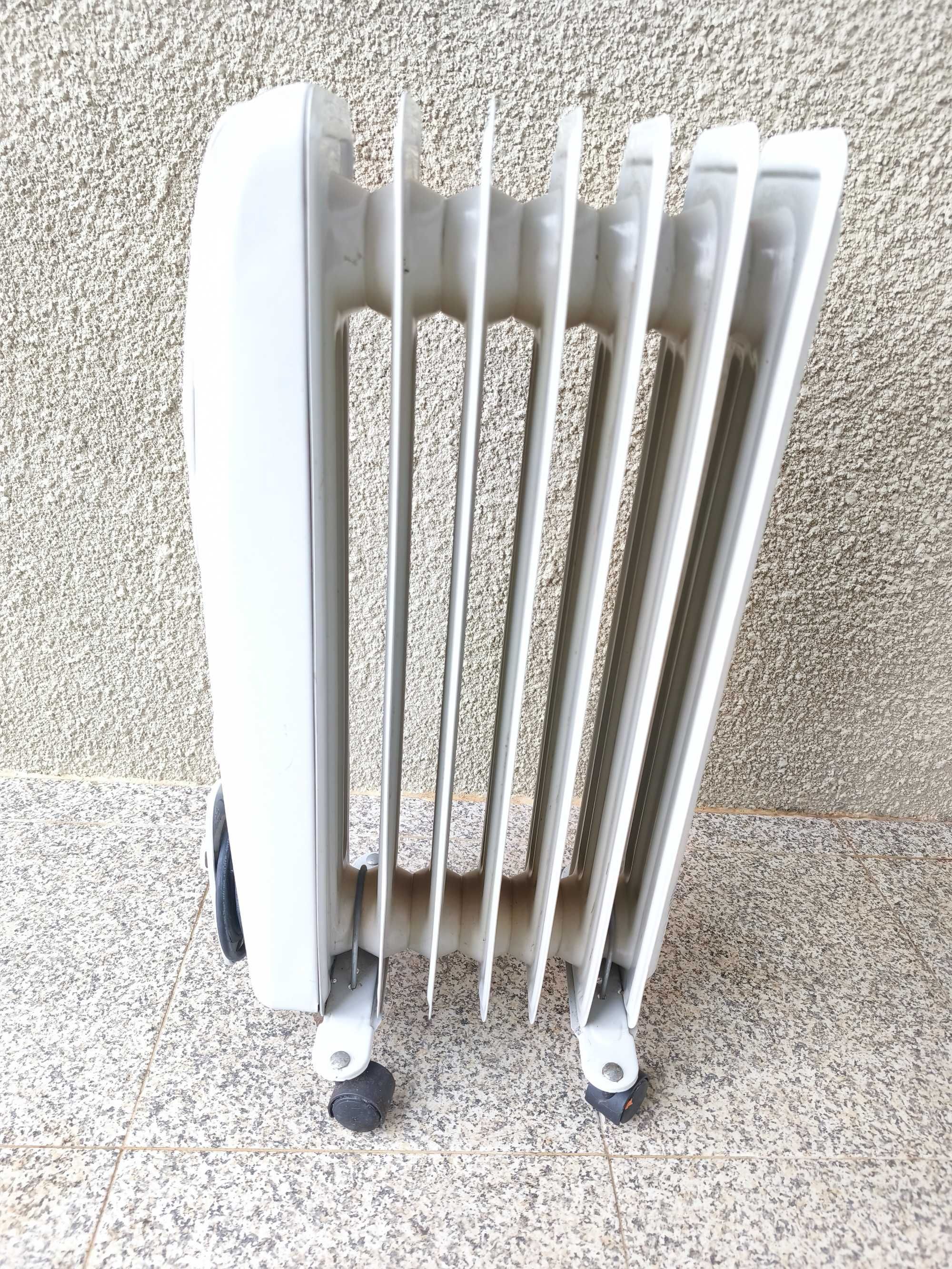 Aquecedor a óleo Kunft 1500w como novo